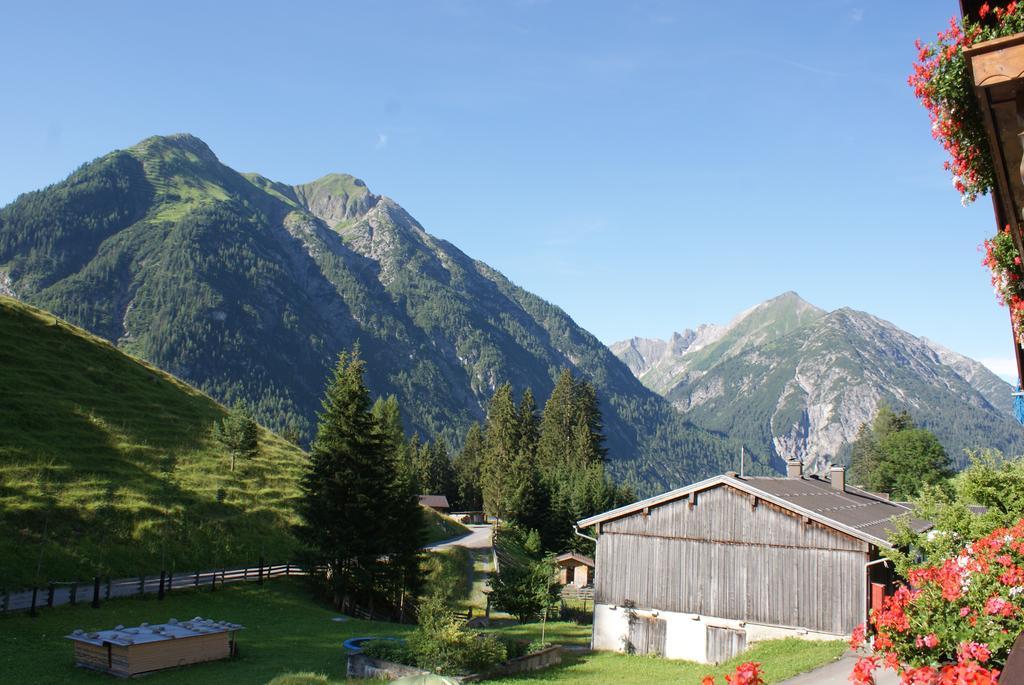 Haus Bergfrieden Hotel Bach  Exterior photo